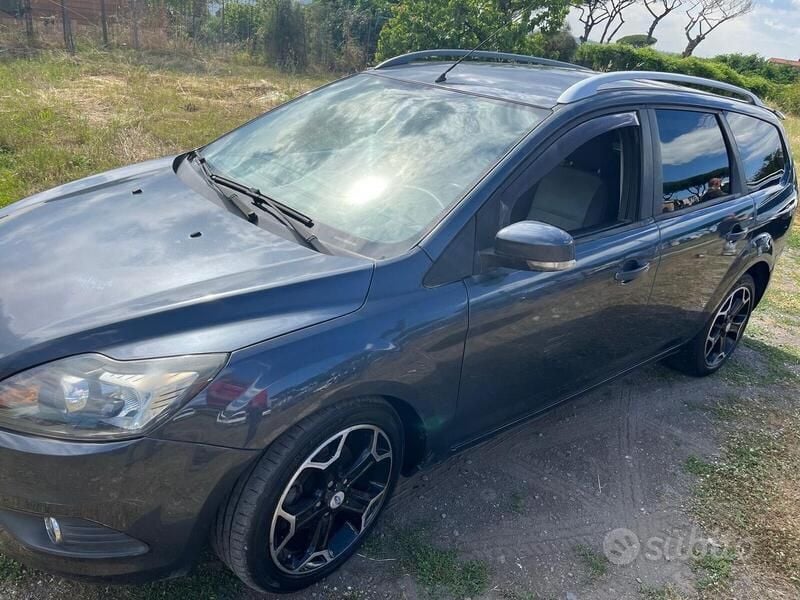 Usata Ford Focus 90 CV (66 kW) 2008 Argento Station wagon