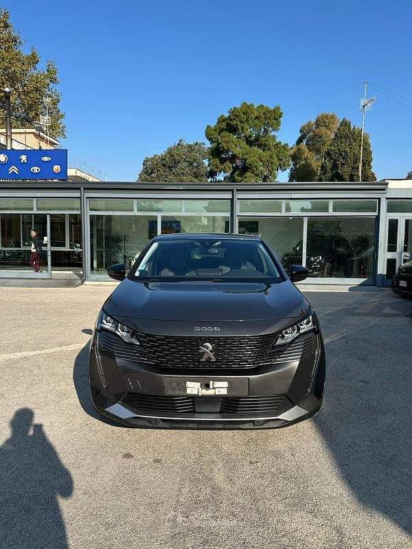 Usata Peugeot 3008 Allure 131 CV (96 kW) 2022 Gray SUV