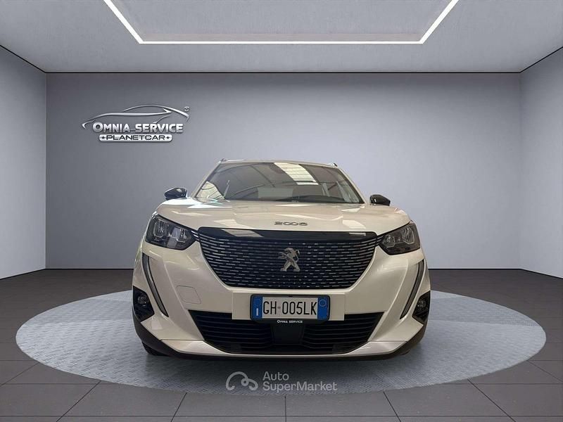 Usata Peugeot 2008 Allure 131 CV (96 kW) 2022 Bianco SUV