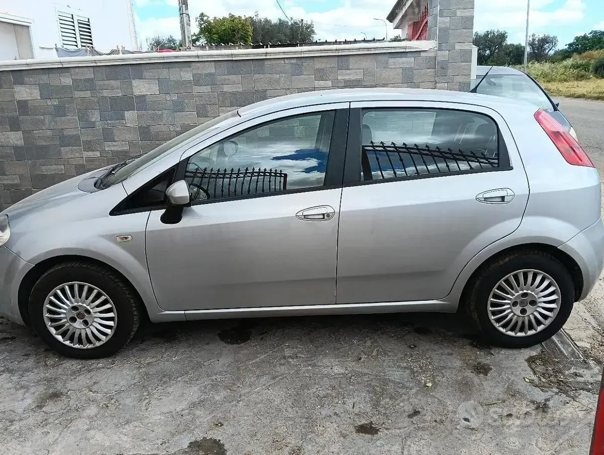 Usata Fiat Grande Punto 90 CV (66 kW) 2008 Grigio Utilitaria