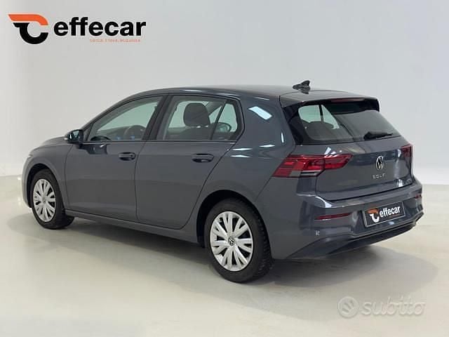 Usata VW Golf VIII Edition 150 CV (110 kW) 2020 Grigio Berlina