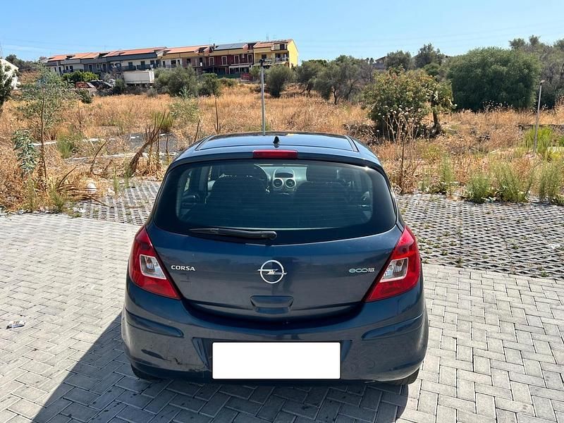 Usata Opel Corsa Cosmo 75 CV (55 kW) 2008 Blu Berlina