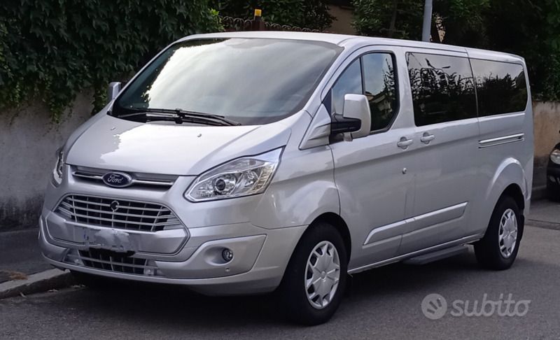 Grigio Usata 2018 Ford Tourneo Custom Furgone | 25.000 € (Buon prezzo) - Immagine 1/4