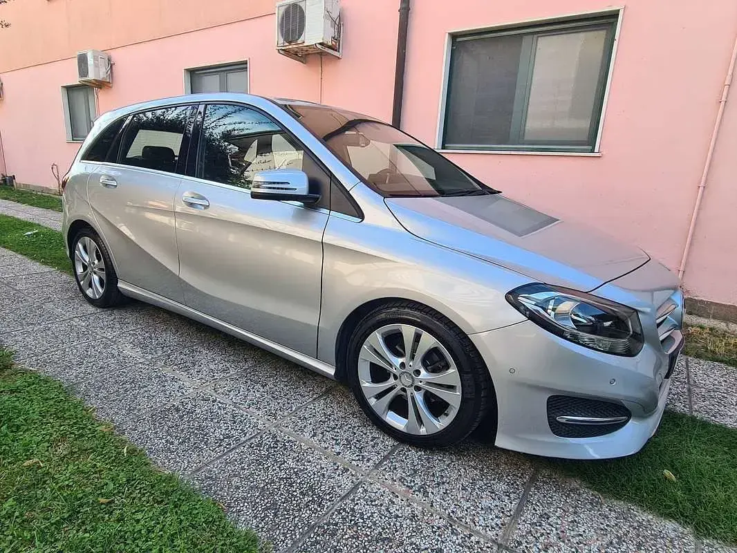 Usata Mercedes B180 109 CV (80 kW) 2016 Utilitaria