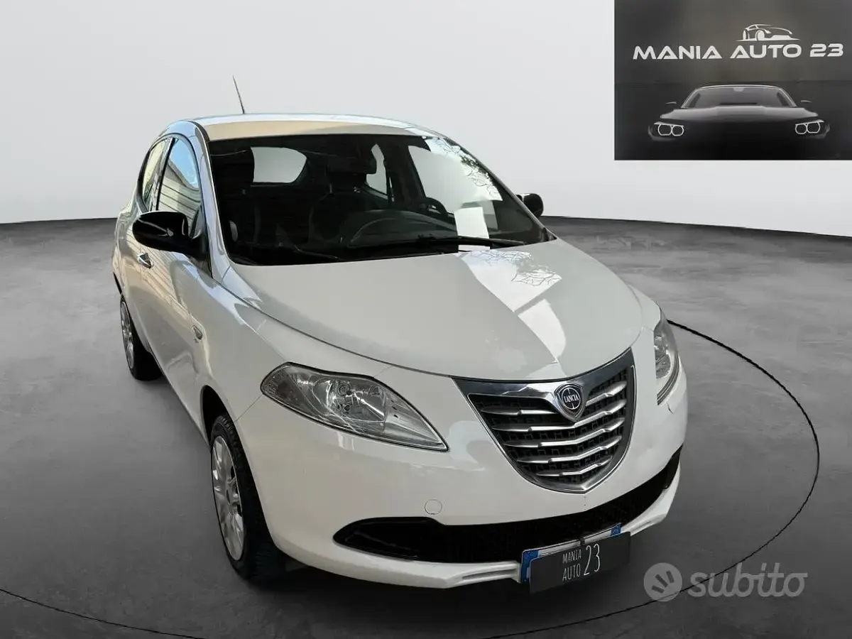 Usata Lancia Ypsilon Gold 80 CV (58 kW) 2014 Bianco Utilitaria