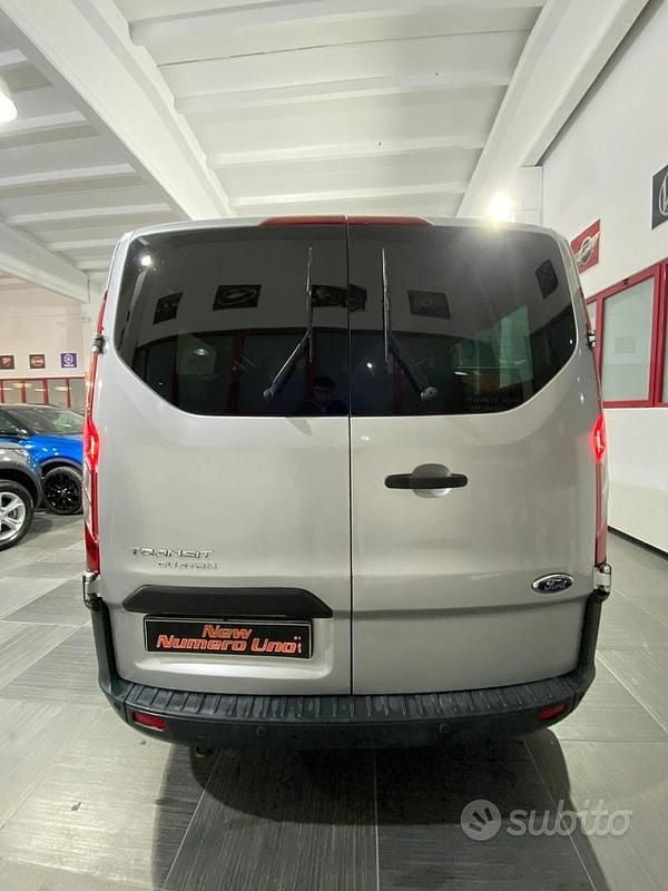 Usata Ford Transit Custom Trend 130 CV (95 kW) 2018 Grigio Station wagon