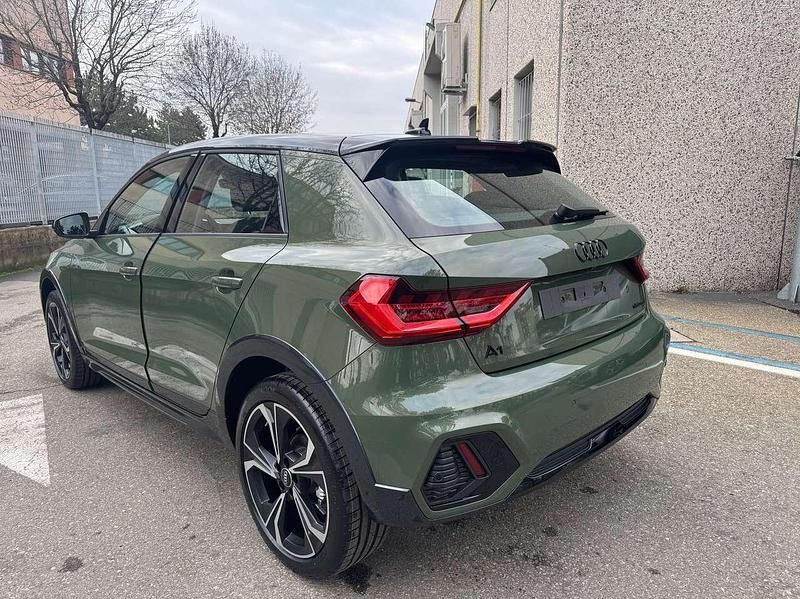 Nuova Audi A1 Ambiente 116 CV (85 kW) 2026 Verde SUV