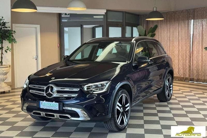 Blu metallizzato Usata 2021 Mercedes GLC300e Executive SUV | 34.950 € (Super prezzo) - Immagine 1/4