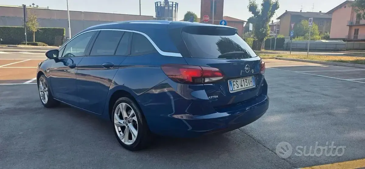 Usata Opel Astra 136 CV (100 kW) 2018 Bluazzurro Station wagon