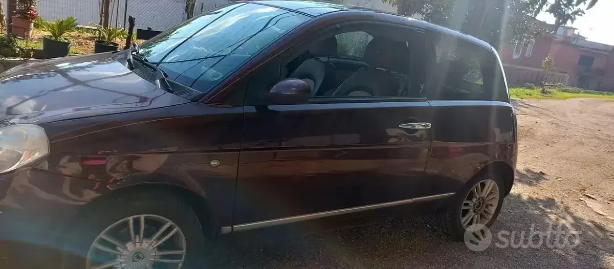 Usata Lancia Ypsilon 69 CV (50 kW) 2007 Viola Utilitaria