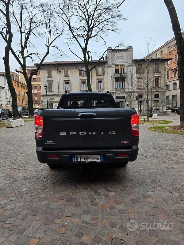 Usata Ssangyong (KGM) Rexton 202 CV (148 kW) 2024 Nero SUV