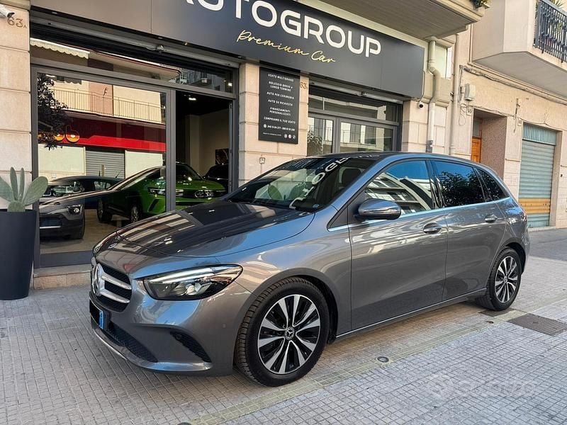 Grigio Usata 2022 Mercedes B180 Monovolume | 20.900 € (Ottimo prezzo) - Immagine 1/4