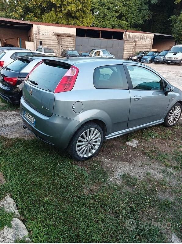 Usata Fiat Punto Classica 69 CV (50 kW) 2008 Grigio Utilitaria