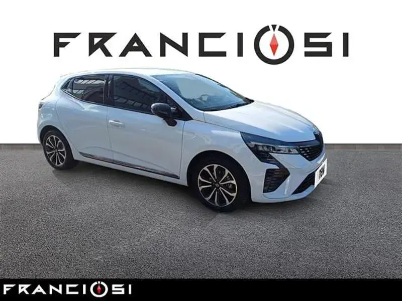 Usata Renault Clio Techno 100 CV (73 kW) 2025 Bianco Utilitaria