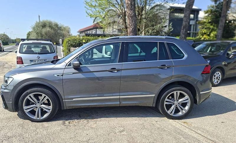 Usata VW Tiguan 150 CV (110 kW) 2020 Indium grey metallizzato SUV