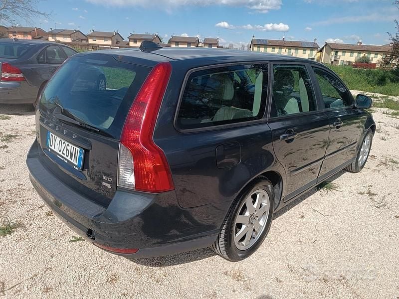 Usata Volvo V50 109 CV (80 kW) 2009 Grigio Station wagon
