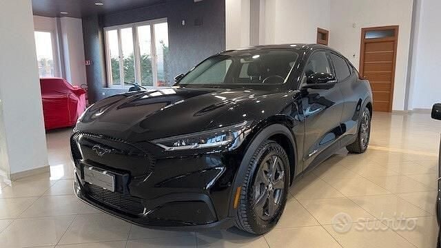 Usata Ford Mustang Mach-E Extended Range 216 kW (294 CV) 2022 Nero SUV