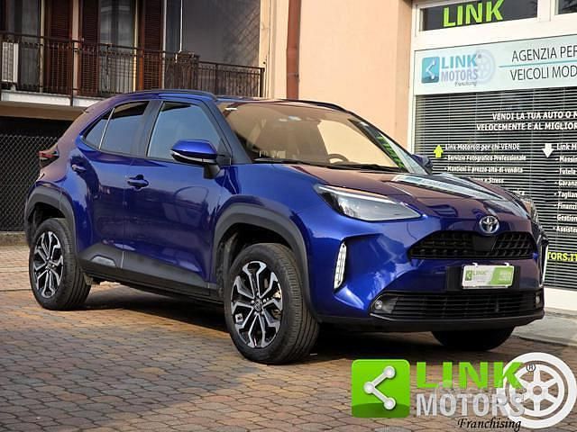 Blu Usata 2023 Toyota Yaris Hybrid Trend Tre volumi | 22.000 € (Buon prezzo) - Immagine 1/4