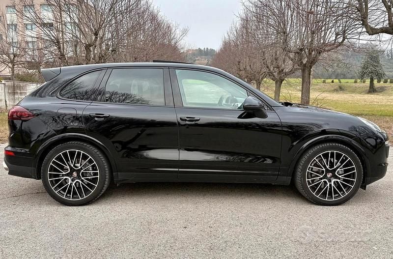 Usata Porsche Cayenne 250 CV (183 kW) 2016 Nero SUV