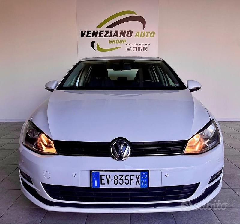 Usata VW Golf VII Comfortline 104 CV (76 kW) 2014 Bianco Berlina