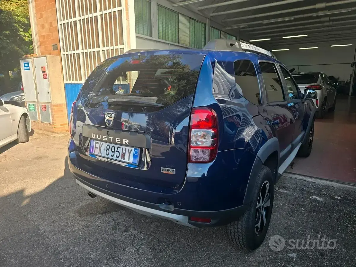 Usata Dacia Duster Lauréate 109 CV (80 kW) 2017 Bluazzurro SUV