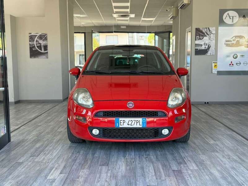 Rosso Usata 2013 Fiat Punto Sport Due volumi | 5500 € (Cara) - Immagine 1/4