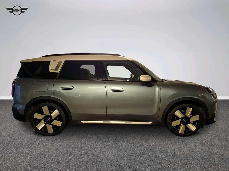 Usata Mini Countryman Favoured 225 kW (306 CV) 2025 Verde SUV