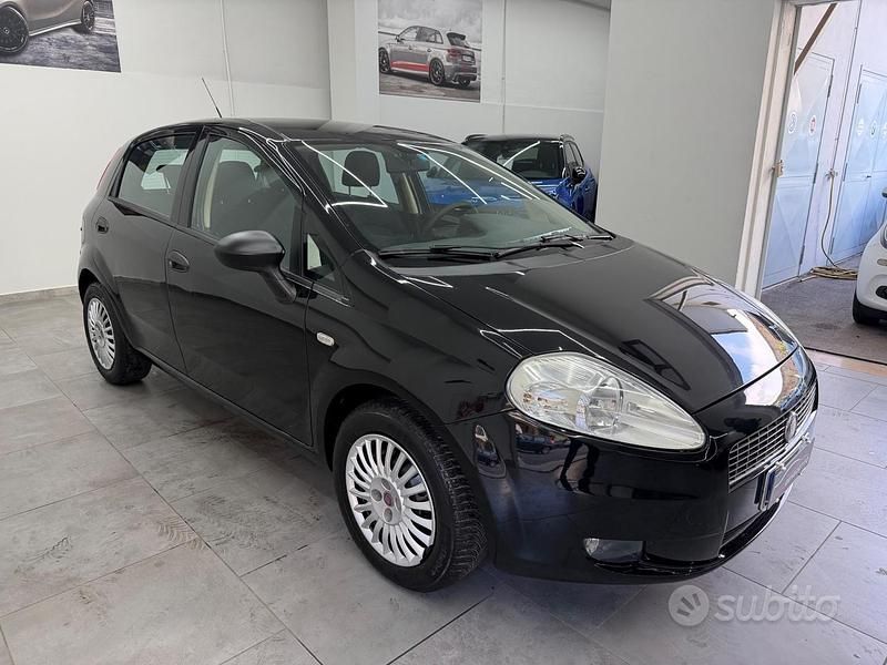 Usata Fiat Grande Punto Dynamic 75 CV (55 kW) 2008 Nero Utilitaria