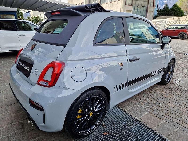 Usata Abarth 595C Competizione 179 CV (131 kW) 2021 Campovolo grau Cabrio