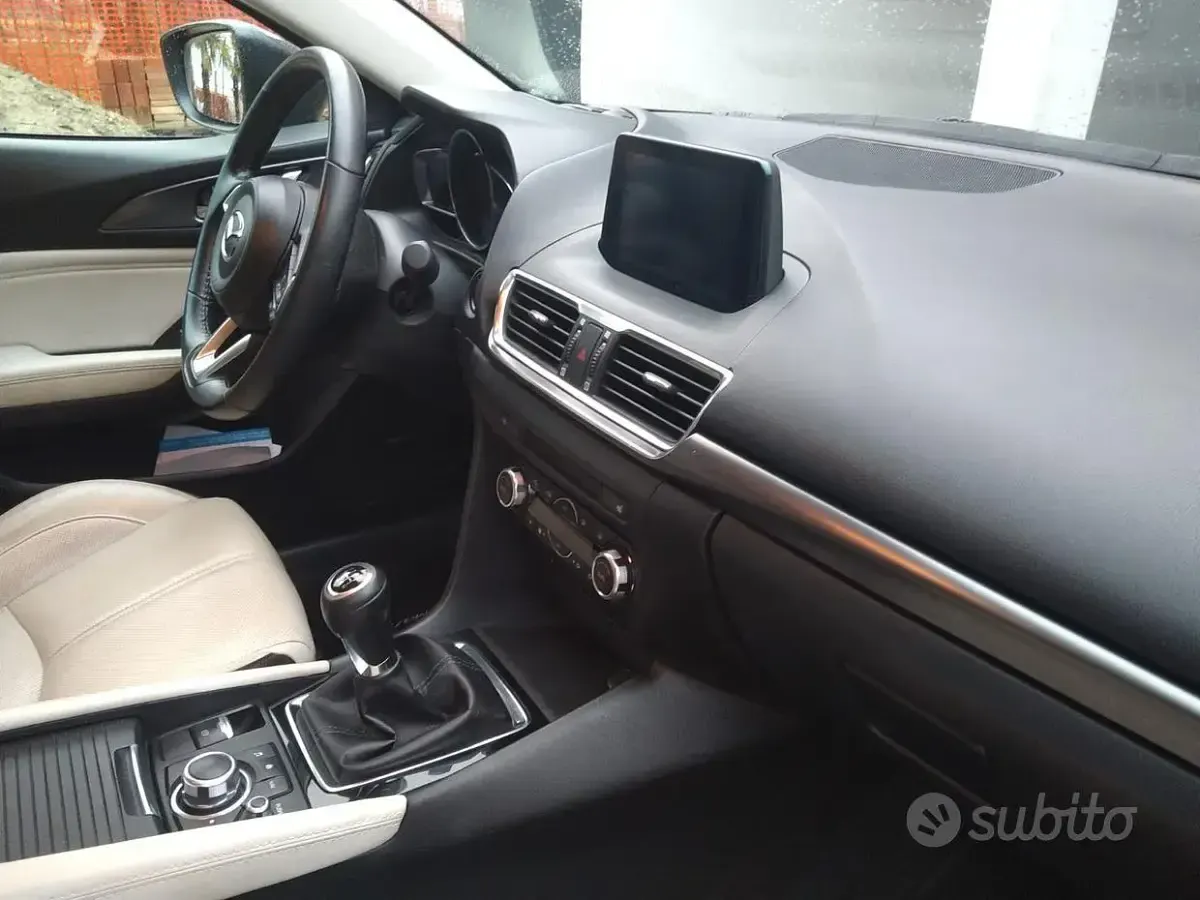 Usata Mazda 3 Exceed 105 CV (77 kW) 2018 Grigio Berlina