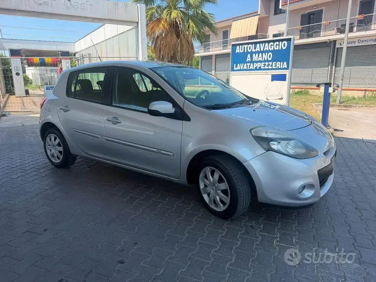Usata Renault Clio IV Dynamique 75 CV (55 kW) 2012 Grigio Berlina