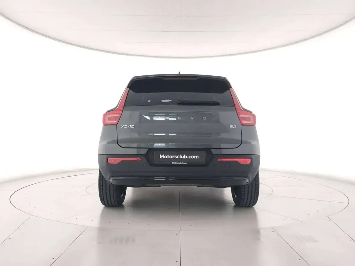 Nuova Volvo XC40 Plus 163 CV (119 kW) 2026 Verde SUV