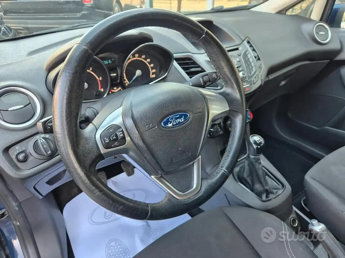 Usata Ford Fiesta Business Edition 75 CV (55 kW) 2016 Bluazzurro Utilitaria