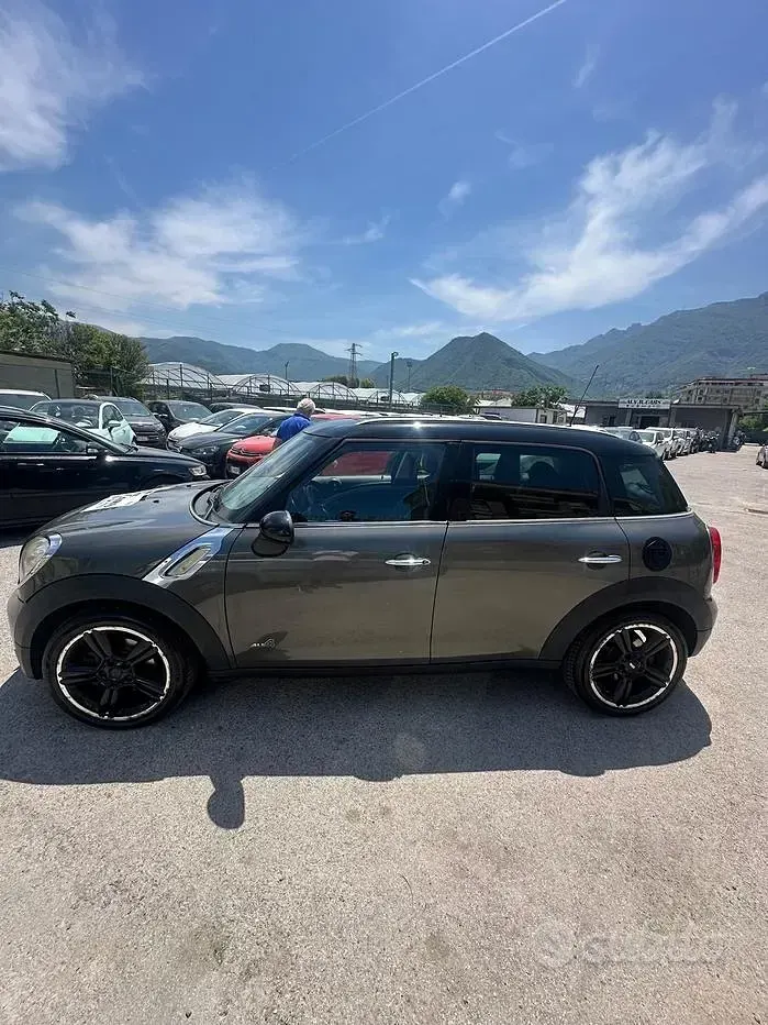 Usata Mini One Countryman 111 CV (81 kW) 2011 Grigio SUV