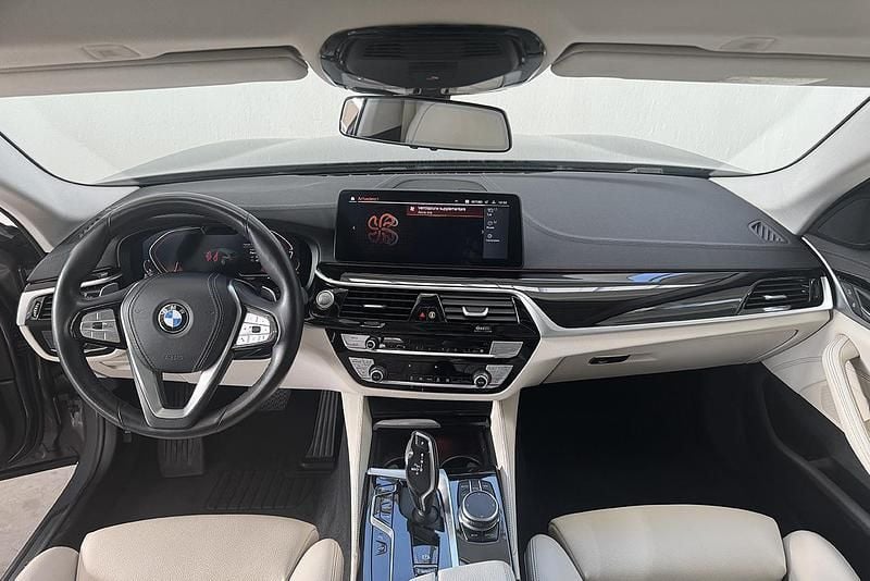 Usata BMW 530 Luxury Line 249 CV (183 kW) 2022 Alvit grey metallizzato Station wagon