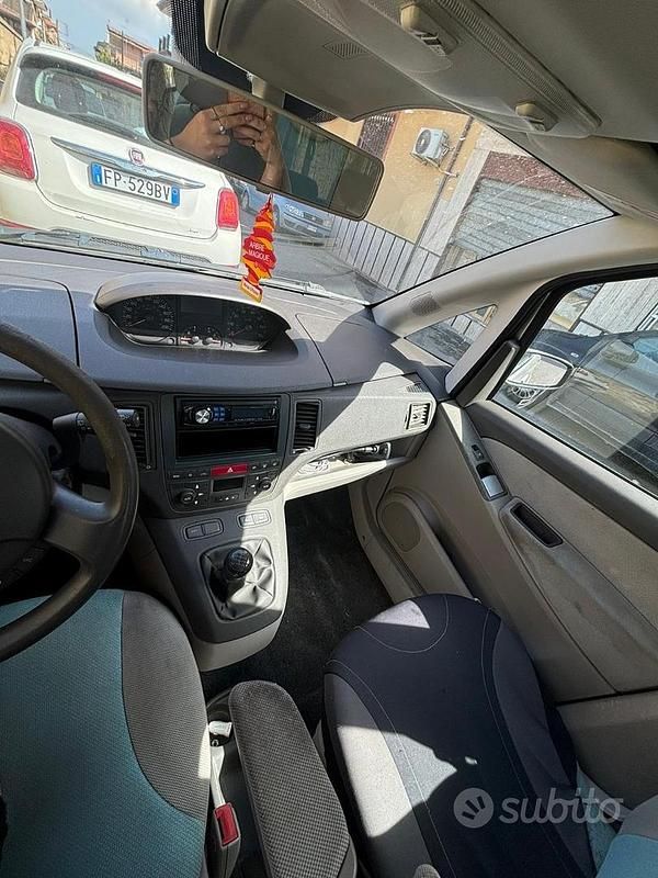 Usata Fiat Idea 2005 Grigio Monovolume