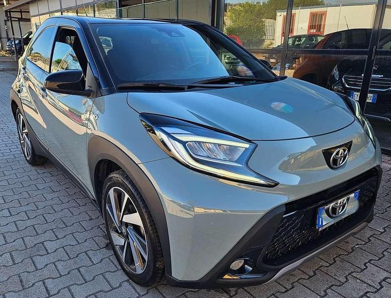 Grigio Usata 2024 Toyota Aygo X Lounge SUV | 17.000 € (Buon prezzo) - Immagine 1/4