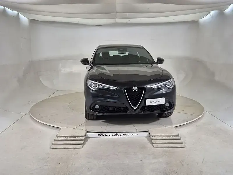 Usata Alfa Romeo Stelvio Business 190 CV (139 kW) 2023 Nero SUV
