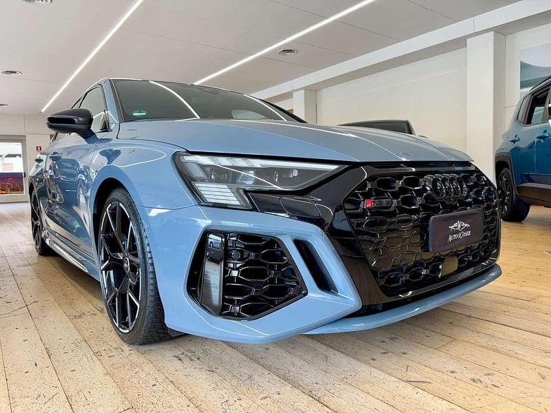 Grigio Usata 2023 Audi RS3 Tre volumi | 49.900 € (Super prezzo) - Immagine 1/4