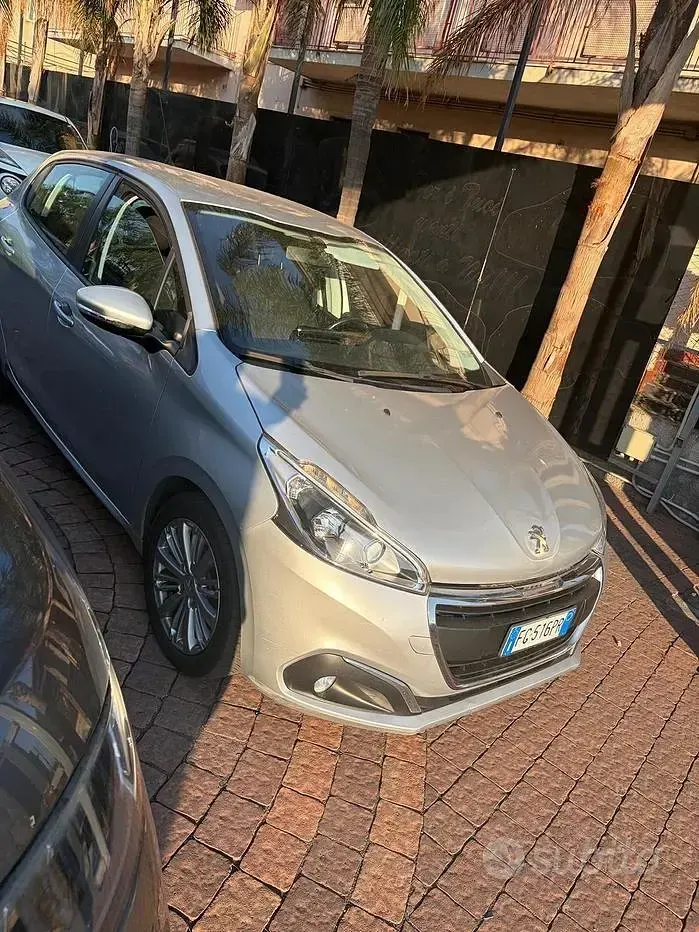 Usata Peugeot 208 Allure 75 CV (55 kW) 2017 Grigio Utilitaria