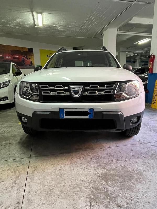 Bianco Usata 2015 Dacia Duster Lauréate Station wagon | 7499 € (Ottimo prezzo) - Immagine 1/4