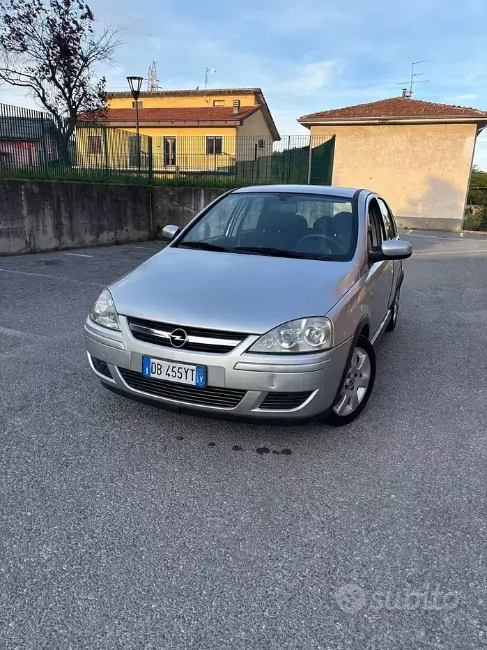 Usata Opel Corsa Club 69 CV (50 kW) 2006 Grigio Utilitaria