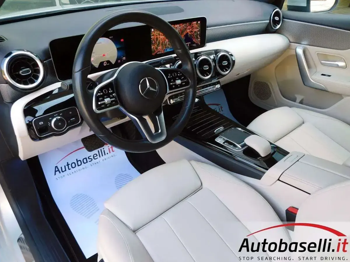 Usata Mercedes A180 109 CV (80 kW) 2018 Argento Berlina