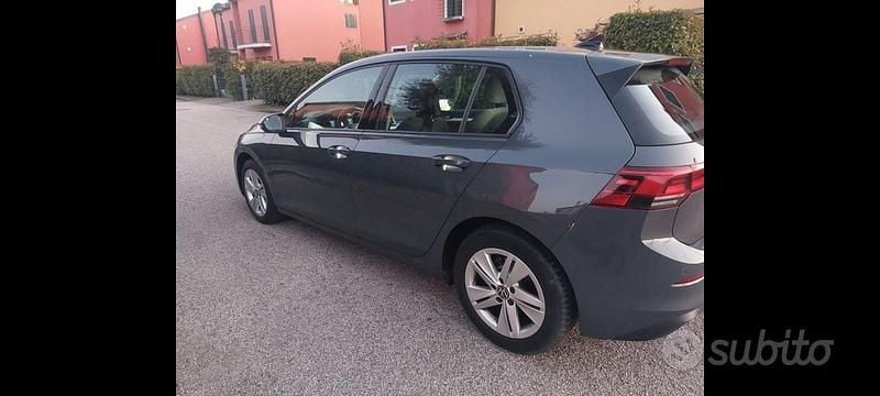 Usata VW Golf VII 115 CV (84 kW) 2021 Grigio Utilitaria