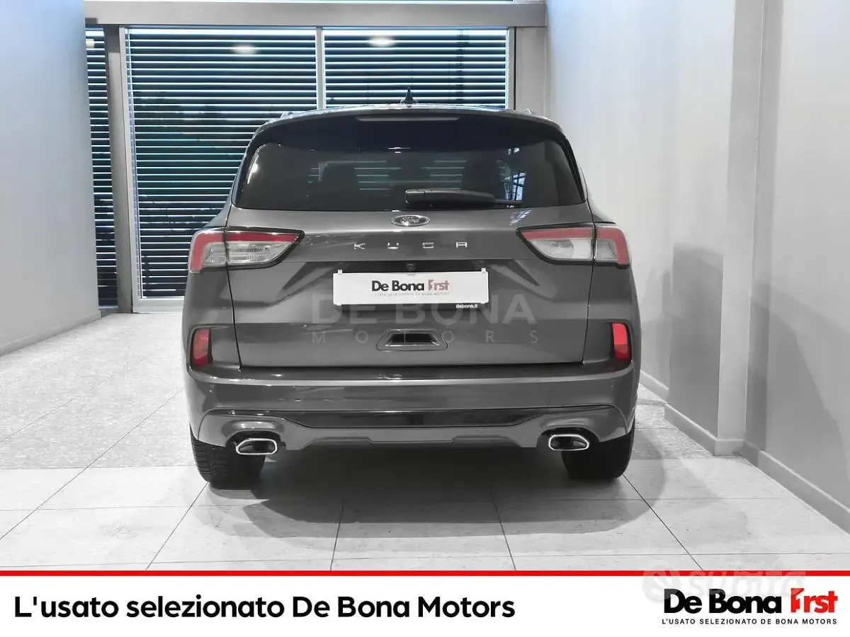 Usata Ford Kuga ST-Line 120 CV (88 kW) 2022 Grigio SUV