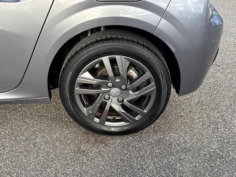 Usata Peugeot 208 Active 101 CV (74 kW) 2021 Grigio Utilitaria