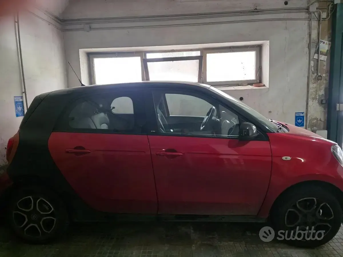 Usata Smart ForFour 71 CV (52 kW) 2021 Rosso Utilitaria