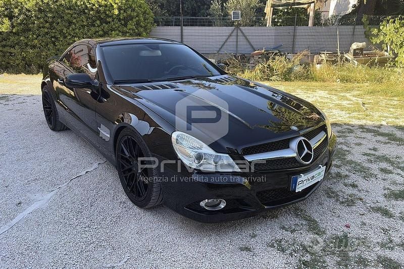 Usata Mercedes SL350 Chrome 316 CV (232 kW) 2009 Nero Cabrio