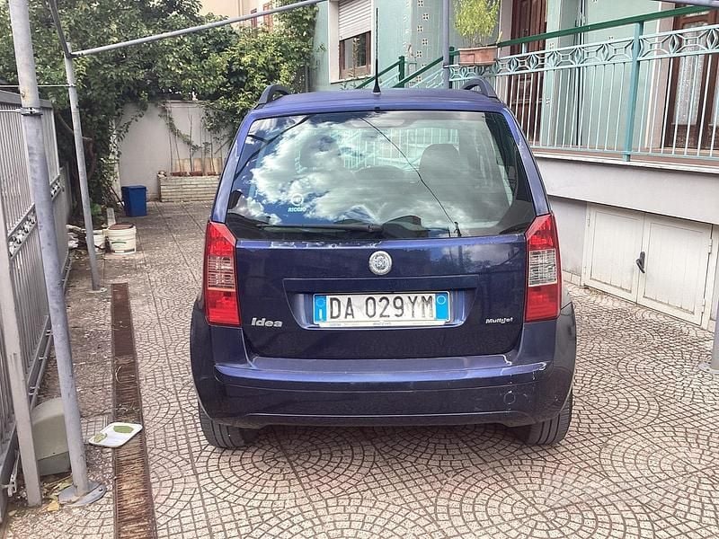Usata Fiat Idea 90 CV (66 kW) 2006 Blu Monovolume