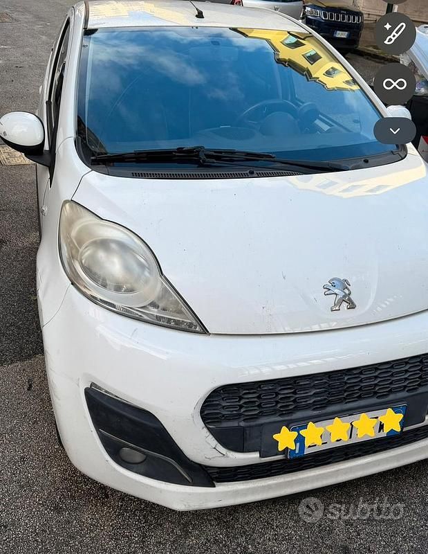 Usata Peugeot 107 68 CV (50 kW) 2012 Bianco Utilitaria